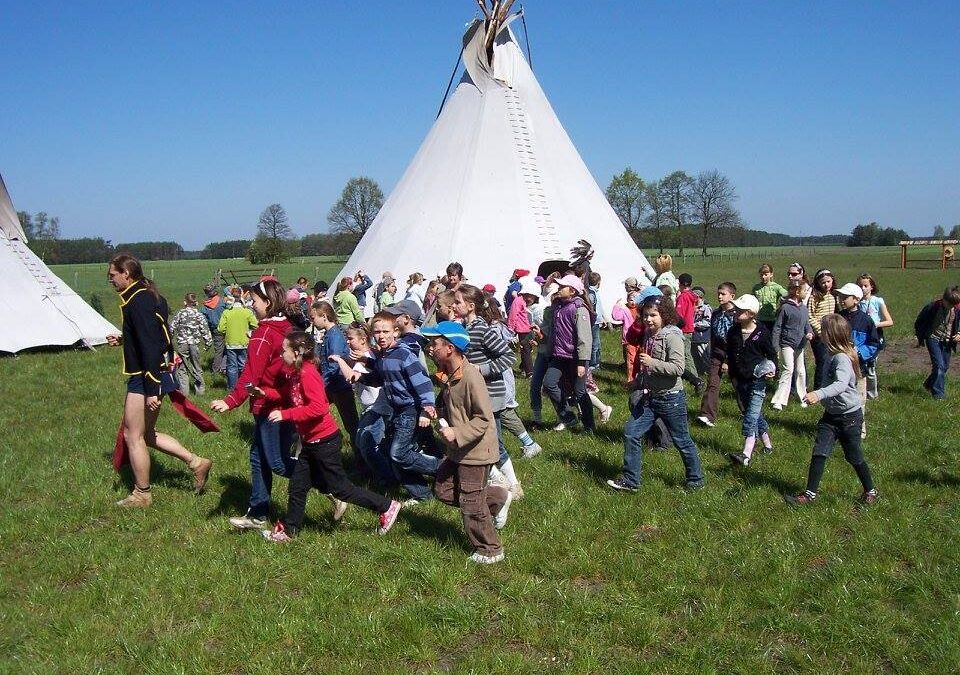 WIOSKA INDIAŃSKA W NOWYM JAROMIERZU