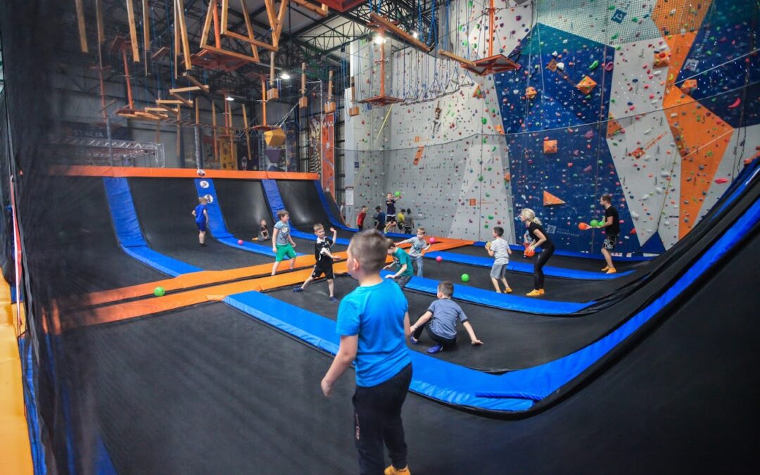 STACJA GRAWITACJA – PARK TRAMPOLIN W CZĘSTOCHOWIE