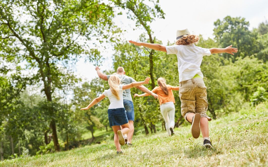 Od nieśmiałości do pewności siebie – jak wyjazd na kolonie wpływa na rozwój społeczny dziecka?